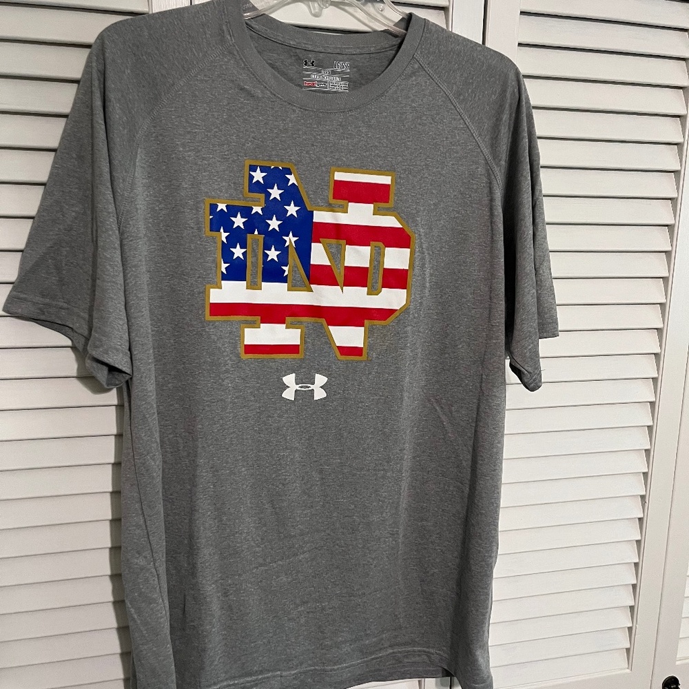 NWOT Underarmour Notre Dame American Flag HeatGear Tee Size Large